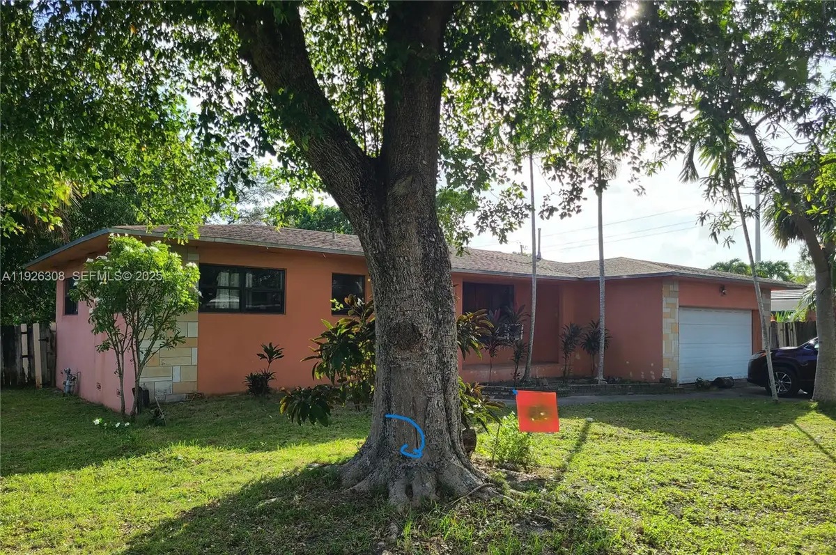 1420 NE 137th St, North Miami, FL 33161 - Image #1