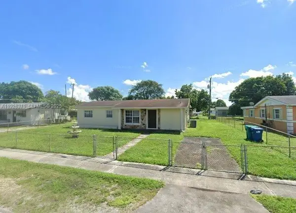 3222 NW 182nd St, Miami Gardens, FL 33056