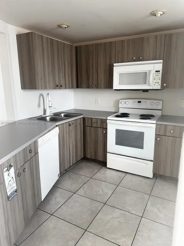 1770 NE 191st St #815-1, Miami, FL 33179