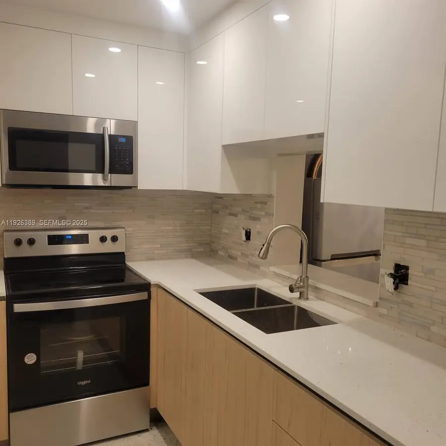 610 NE 12th Ave #304, Hallandale Beach, FL 33009 - Image #2