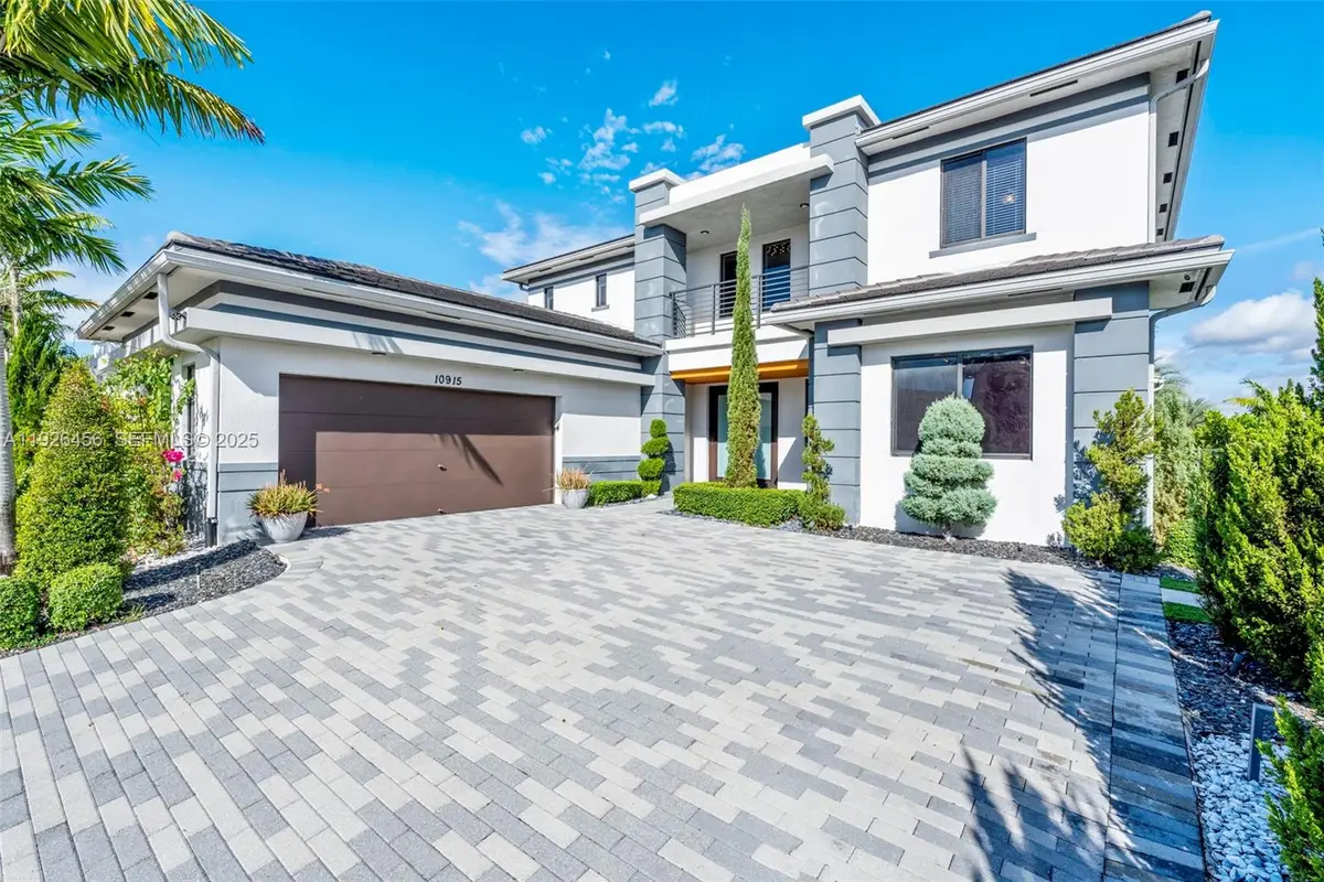 10915 Moore Dr, Parkland, FL 33076 - Image #1