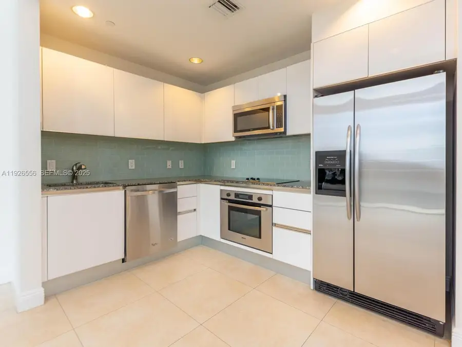 1050 Brickell Ave #606, Miami, FL 33131 - Image #3