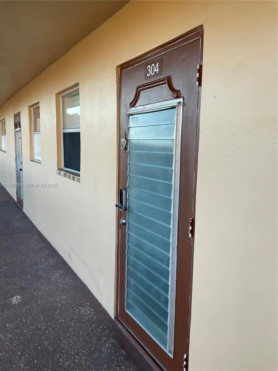 9010 Sunrise Lakes Blvd #304, Sunrise, FL 33322 - Image #2