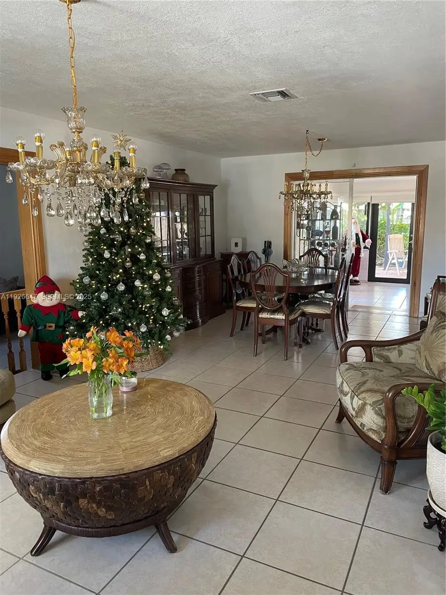 4635 SW 95th Ave, Miami, FL 33165 - Image #2