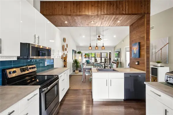 1056 E Lakes Dr, Deerfield Beach, FL 33064