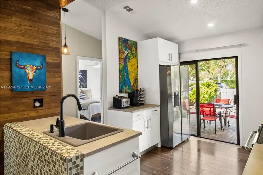 1056 E Lakes Dr, Deerfield Beach, FL 33064 - Image #2