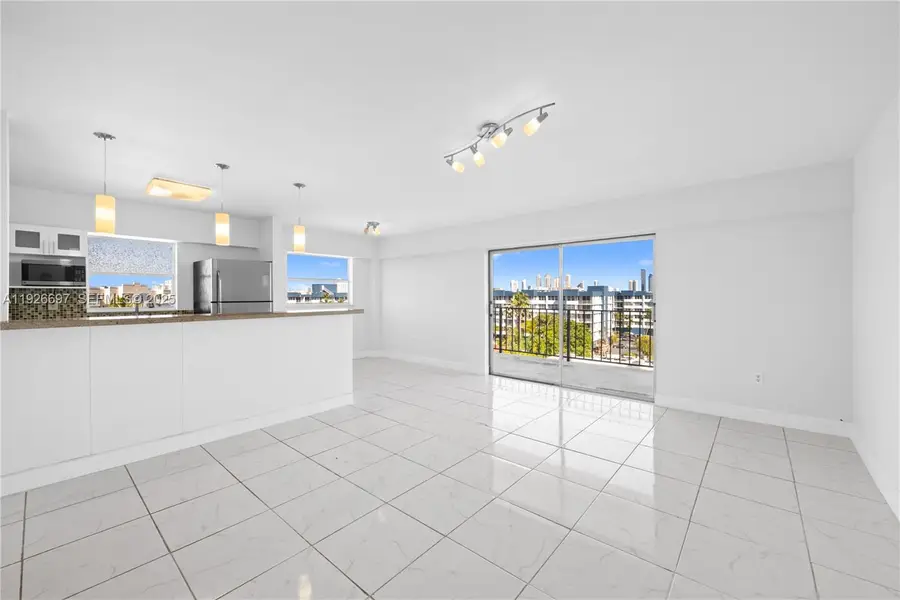 16508 NE 26th Ave #601, North Miami Beach, FL 33160 - Image #2