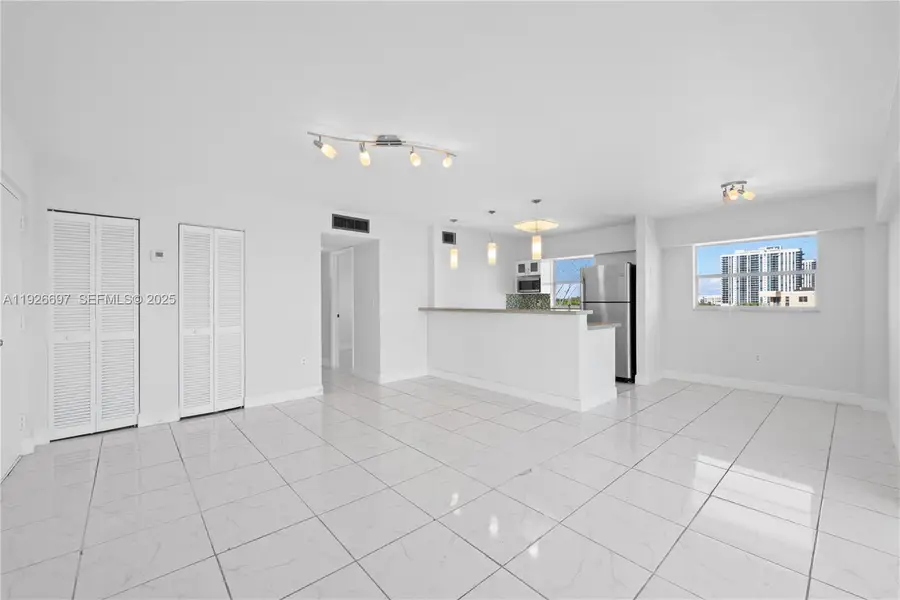 16508 NE 26th Ave #601, North Miami Beach, FL 33160 - Image #3