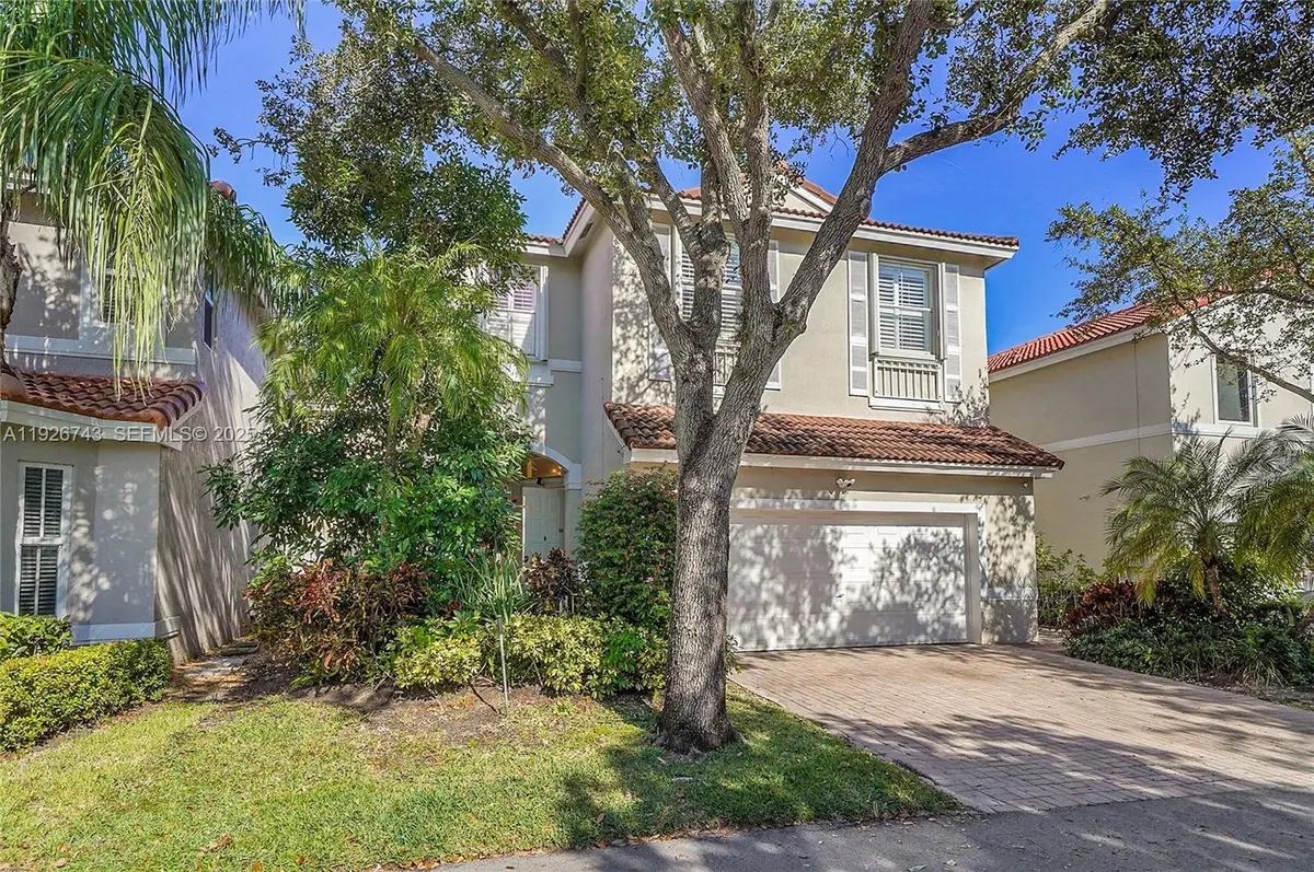 1135 Satinleaf St, Hollywood, FL 33019 - Image #1