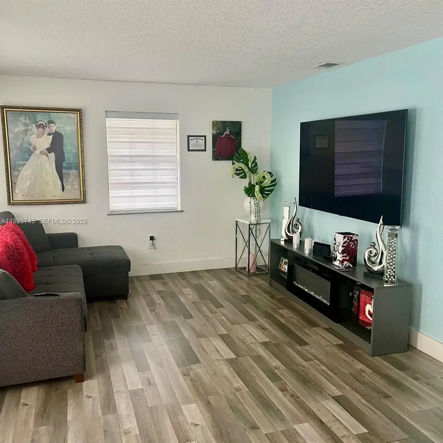 3780 NW 165th St, Miami Gardens, FL 33054 - Image #2