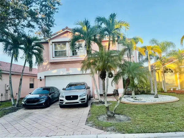 12425 NW 54th Ct, Coral Springs, FL 33076