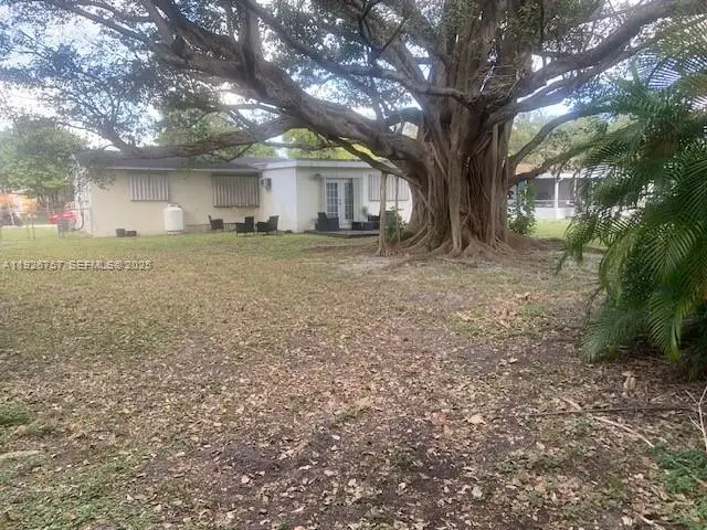 1420 North Dr, Miami, FL 33179 - Image #1
