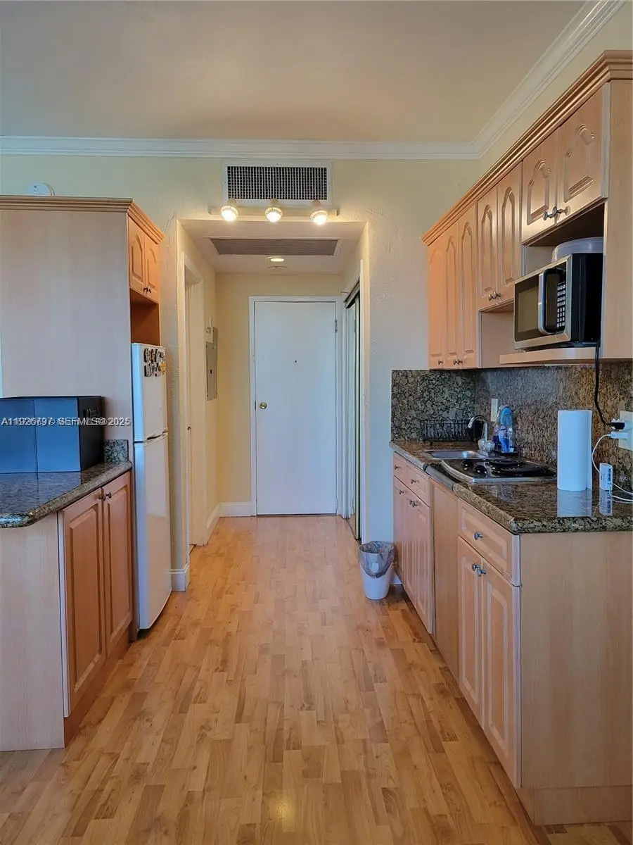 700 Biltmore Way #915, Coral Gables, FL 33134 - Image #2