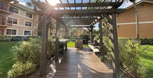 8741 Wiles Rd #208, Coral Springs, FL 33067