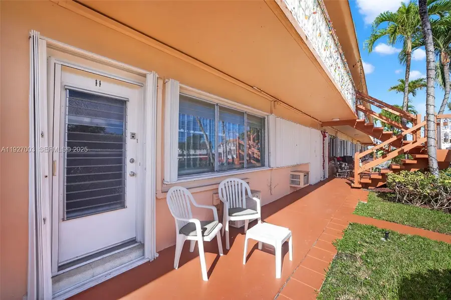800 SW 10th Ter #11T, Hallandale Beach, FL 33009 - Image #3