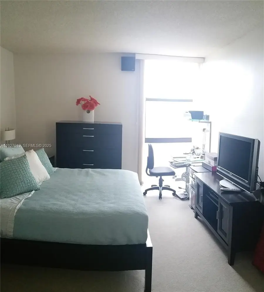 3675 N Country Club Dr #2005, Aventura, FL 33180 - Image #3