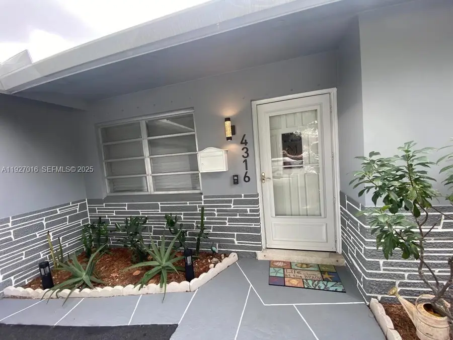 4316 Jackson St, Hollywood, FL 33021 - Image #2