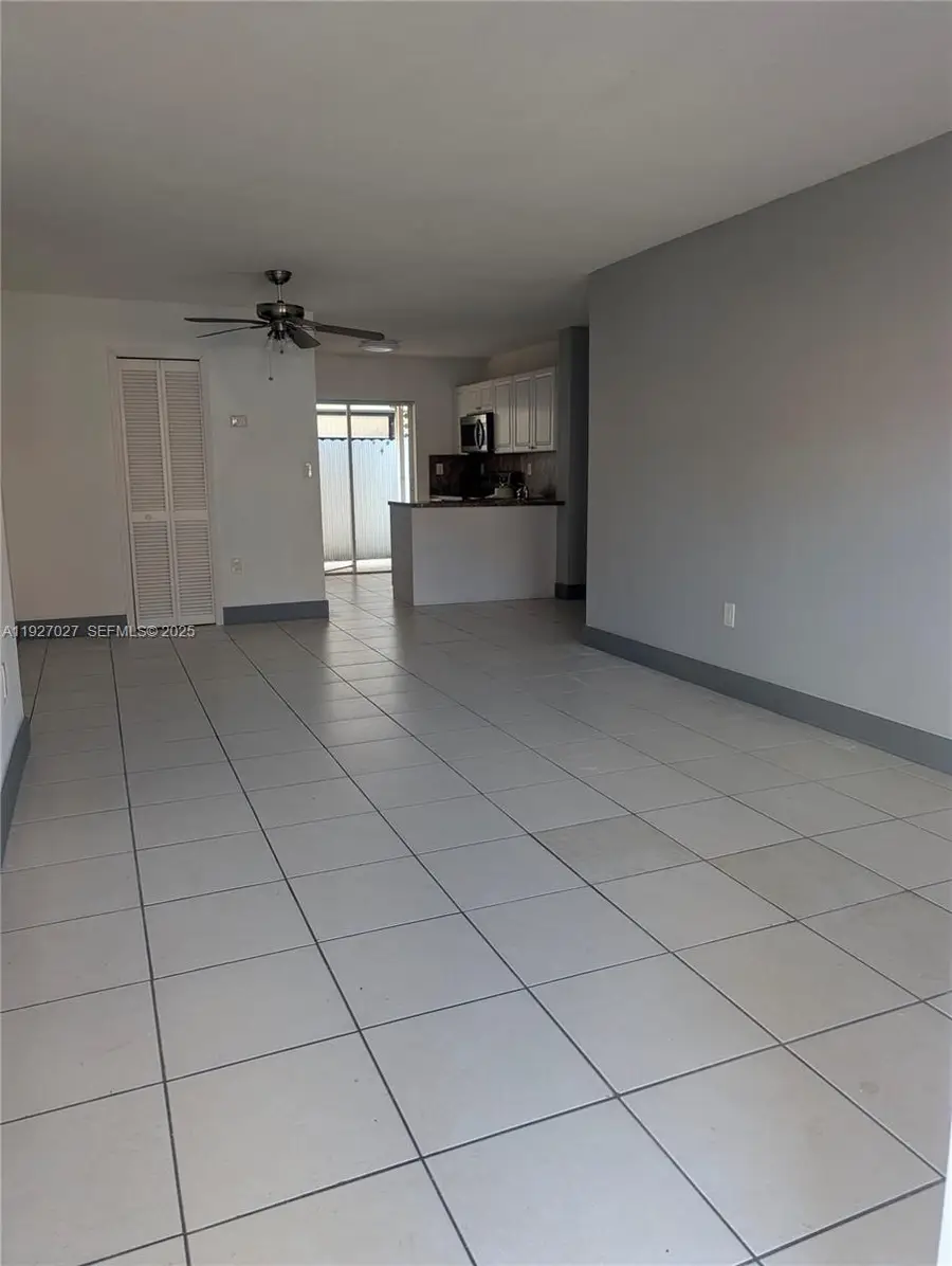2485 W 76th St Apt 109, Hialeah, FL 33016 - Image #3