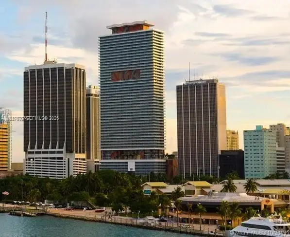 50 Biscayne Blvd #3807, Miami, FL 33132