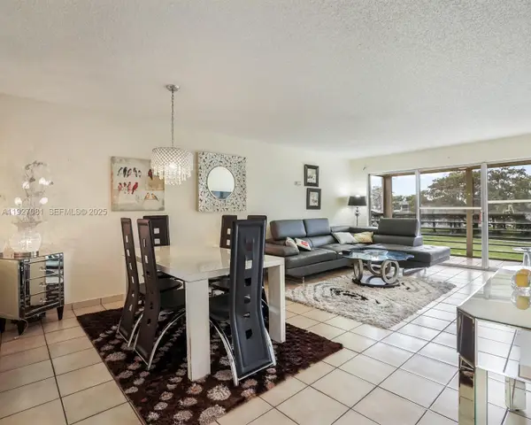 8320 Sands Point Blvd #M301, Tamarac, FL 33321