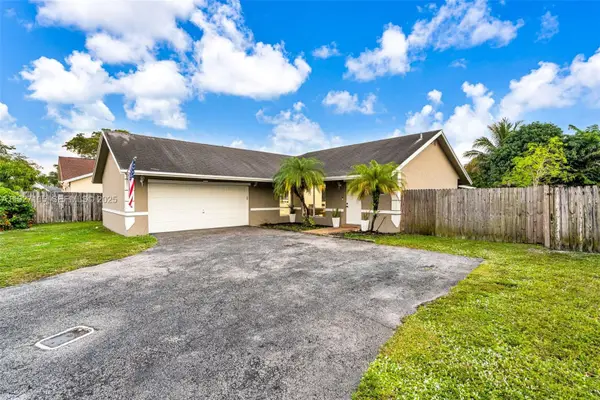 10380 SW 49th Pl, Cooper City, FL 33328