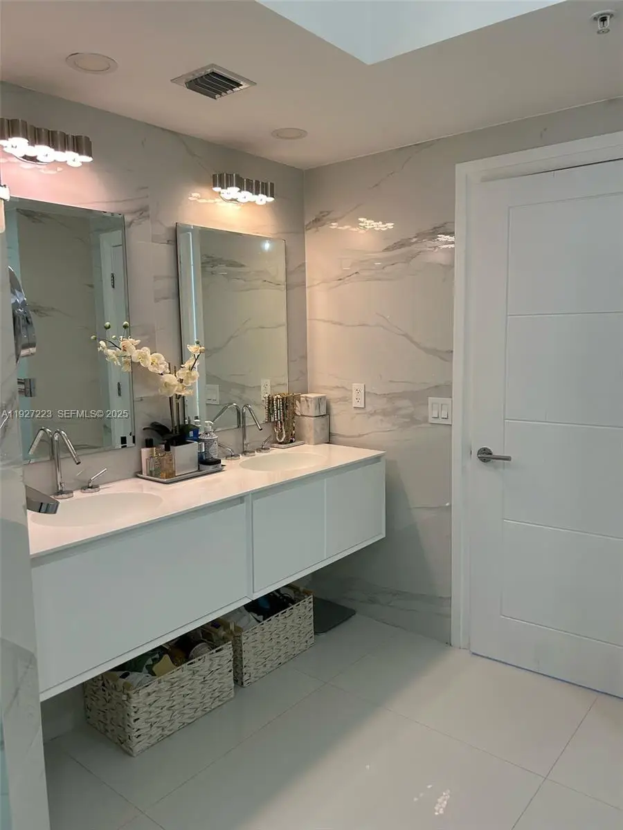 17555 Atlantic Blvd #1001, Sunny Isles Beach, FL 33160 - Image #3