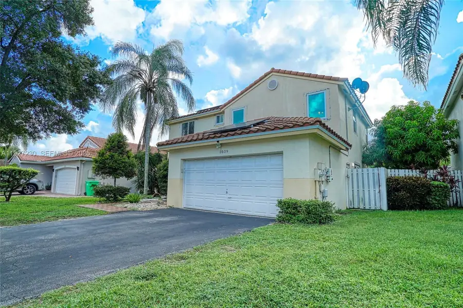 1039 NW 124th Ter, Sunrise, FL 33323 - Image #2