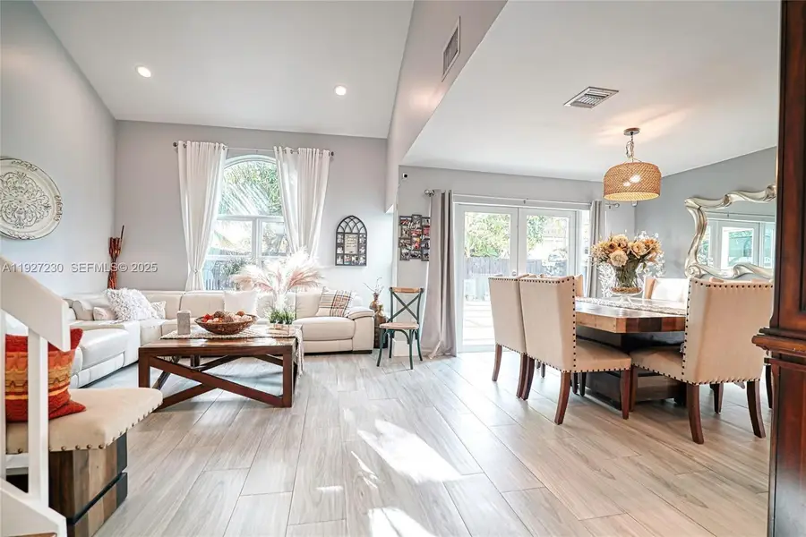 1039 NW 124th Ter, Sunrise, FL 33323 - Image #3