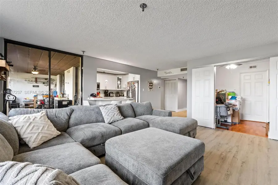 661 NE 195th St #408, Miami, FL 33179 - Image #2