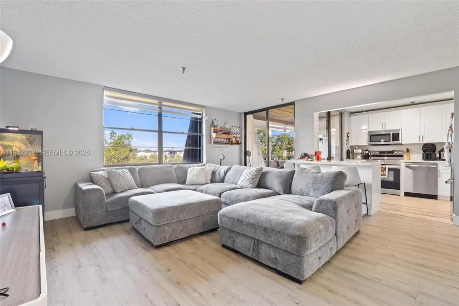 661 NE 195th St #408, Miami, FL 33179 - Image #3