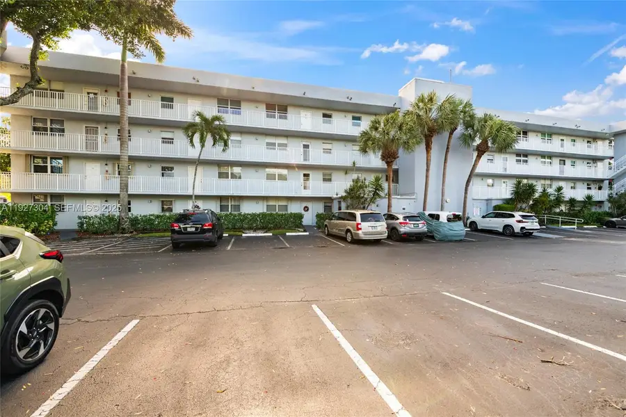 116 Royal Park Dr #4D, Oakland Park, FL 33309 - Image #2