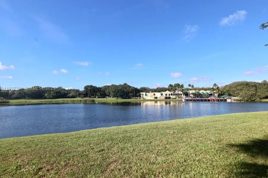 9450 Poinciana Pl #106, Davie, FL 33324 - Image #3