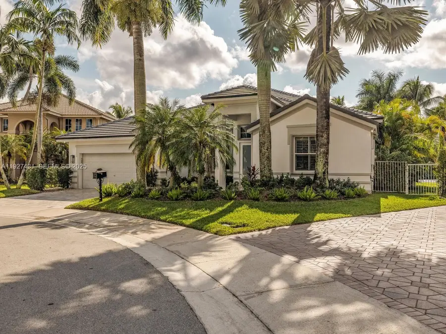 2396 Pheasant Ln, Weston, FL 33327 - Image #3