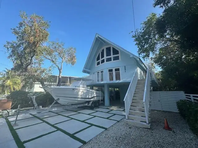 202 Mahogany Dr, Key Largo, FL 33037 - Image #1