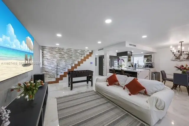 202 Mahogany Dr, Key Largo, FL 33037 - Image #2