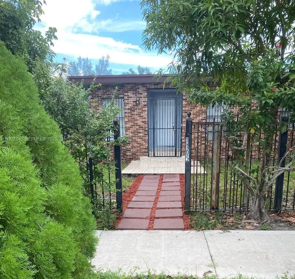 1105 NE 112th St, Miami, FL 33161 - Image #1