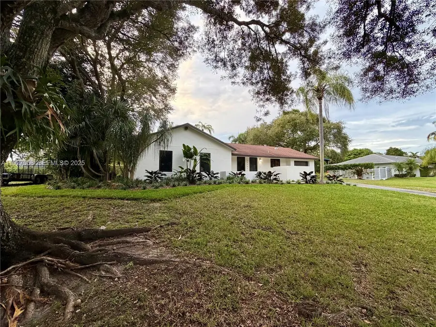 Address Withheld By Seller, Palmetto Bay, FL 33157 - Image #2