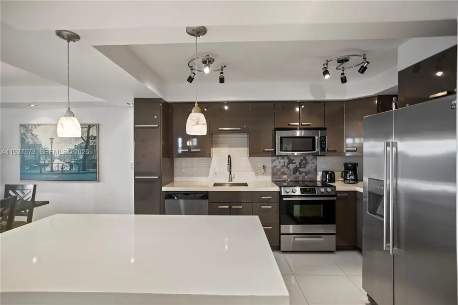 3050 N Palm Aire Dr #710, Pompano Beach, FL 33069 - Image #2