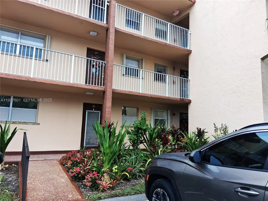 8841 NW Sunrise Lakes Blvd #112, Sunrise, FL 33322 - Image #3