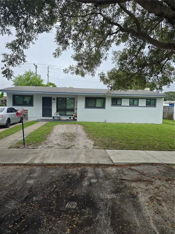 3341 NW 178th St, Miami Gardens, FL 33056