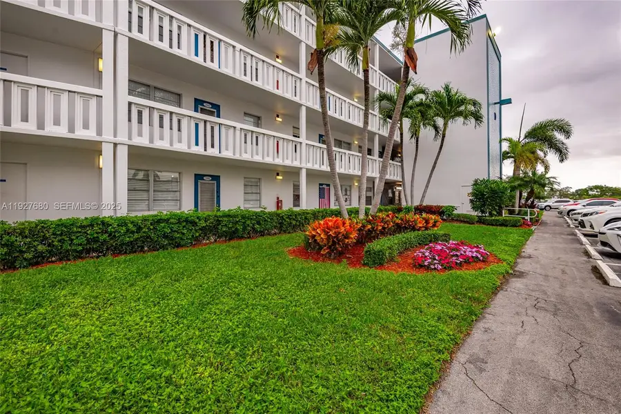 1061 Exeter D #1061 D, Boca Raton, FL 33434 - Image #2