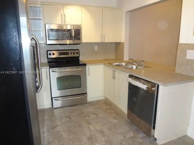 452 NE 210th Circle Ter #2037, Miami, FL 33179 - Image #1