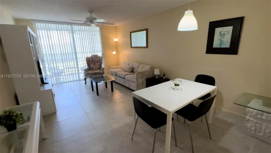 8280 Sunrise Lakes Blvd #205, Sunrise, FL 33322 - Image #3