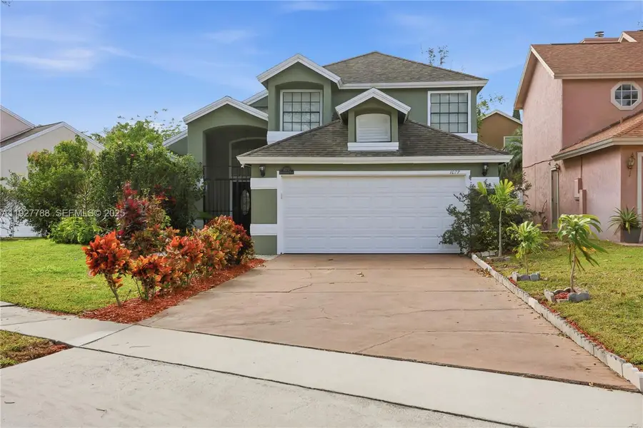 1077 Summer Lakes Dr, Orlando, FL 32835 - Image #2