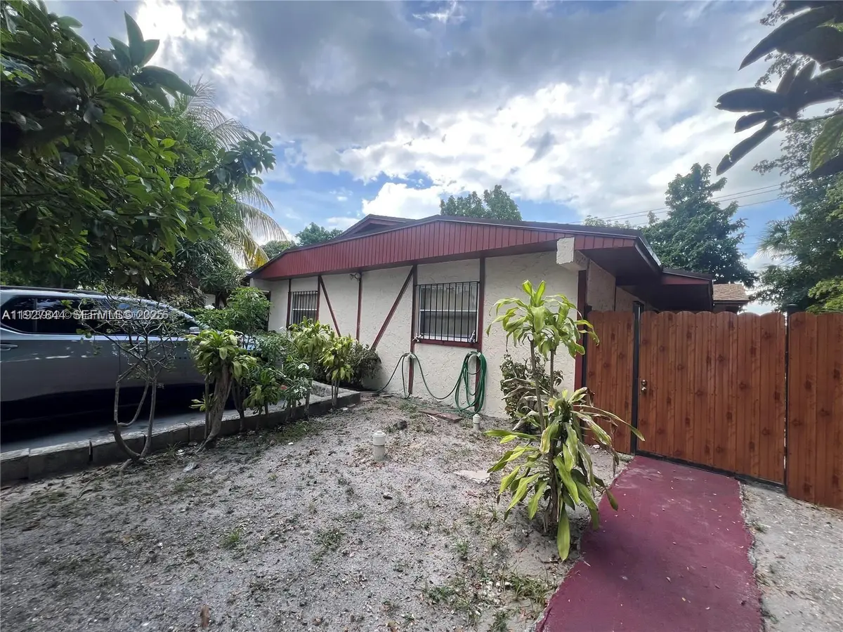 1581 NE 117 St, Miami, FL 33161 - Image #1
