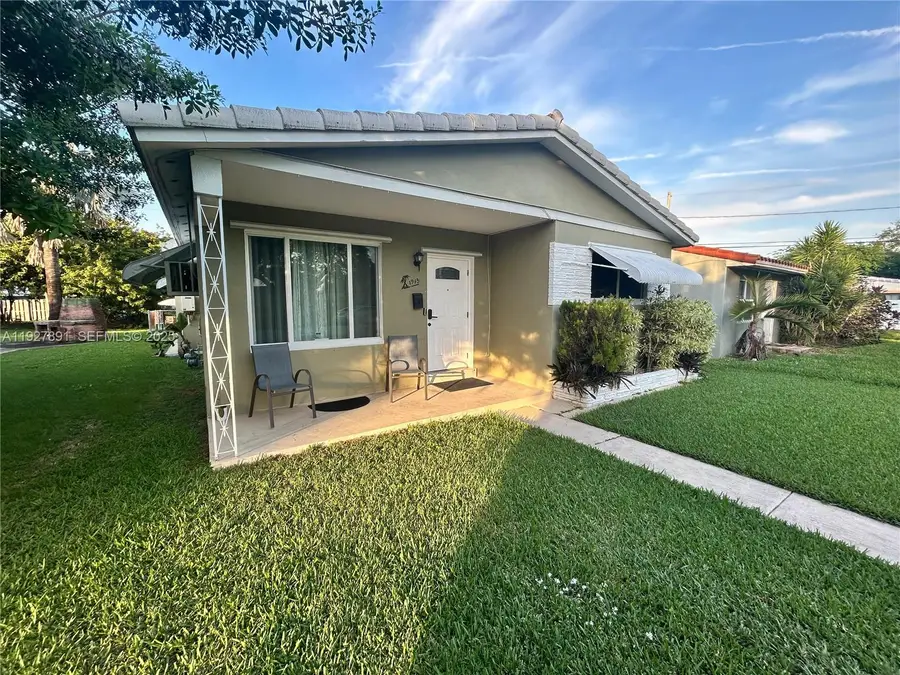1915 Mayo St, Hollywood, FL 33020 - Image #2