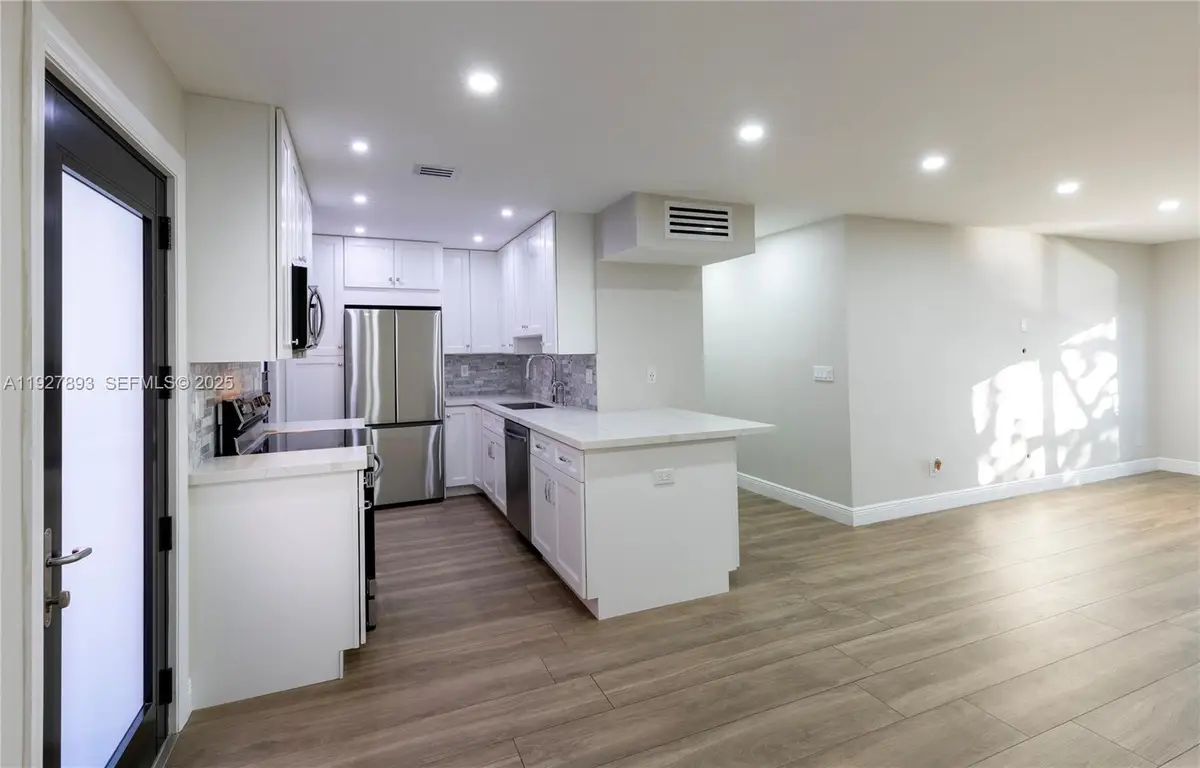 6855 Edgewater Dr #1DS, Coral Gables, FL 33133 - Image #1