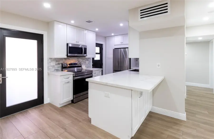 6855 Edgewater Dr #1DS, Coral Gables, FL 33133 - Image #2