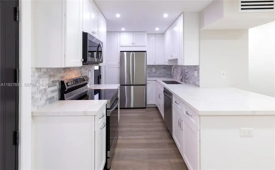 6855 Edgewater Dr #1DS, Coral Gables, FL 33133 - Image #3