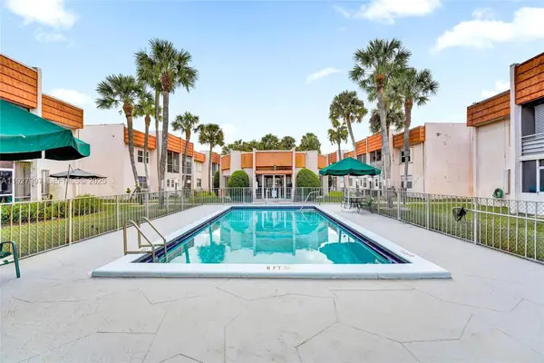 7610 Stirling Rd #207C, Davie, FL 33024